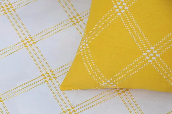 210_TC_Cotton_Elastic_Fitted_Bedsheets_King_Size_with_2_Pillow_Covers_|_72_x_78_inches_|_White_&_Yellow