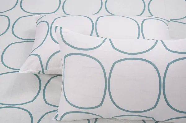 144_TC_Cotton_Elastic_Fitted_Bedsheets_King_Size_with_2_Pillow_Covers_|_72_x_78_inches_|_White_(Blue_Circles)