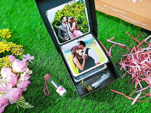 Jiyan_Art_Photo_Pop_up_Strip_Surprise_Box_with_Message_Bottle_for_Anniversary_(11_Photo)