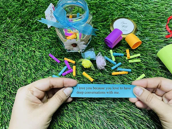Jiyan_Art_101_Reasons_Why_I_Love_You_Message_Bottle_Handmade_Art_for_Loved_Ones,_Birthday,_Anniversary,_Valentines_Day_(101_Reasons_Why_I_Love_You)