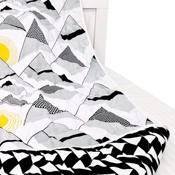 Microfiber_110_GSM_Reversible_Single_Bed_Quilt_Comforter_|_Premium_Quality_and_Stylish_Design_(Black_&_White)