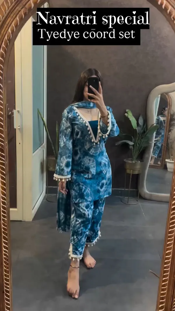 Navratri_Special_Blue_Tie-Dye_Coord_Set_with_Dupatta