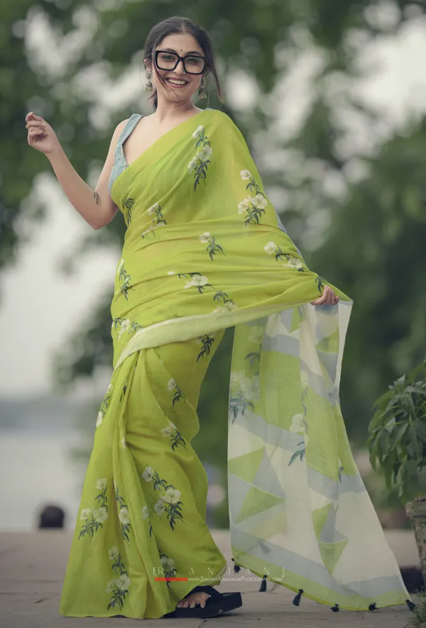 Green_Colour_Linen_Saree_(With_Unstitched_Blouse_Piece)_(For_Women)