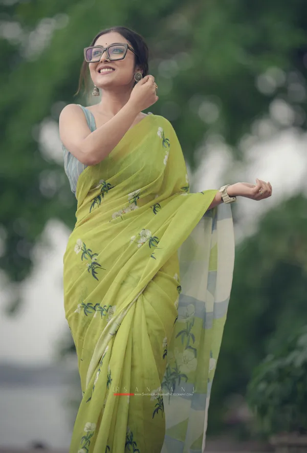 Green_Colour_Linen_Saree_(With_Unstitched_Blouse_Piece)_(For_Women)
