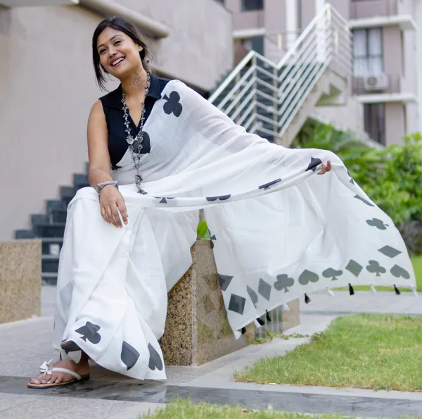 Panoply_White_Colour_Linen_Saree_(With_Unstitched_Blouse_Piece)_(For_Women)