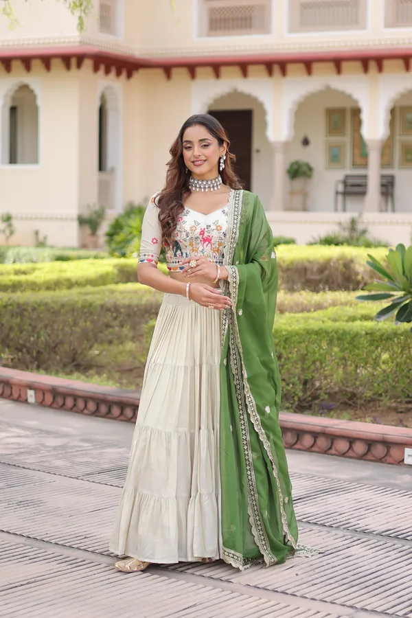 Cosmos_silk_with_Standard_Frill_stitching