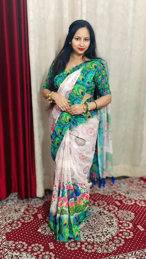 Elegant_White_Linen_Printed_Saree_with_Unstitched_Blouse_Piece