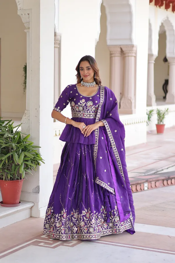 Gold_Crush_with_Multi_Thread_Embroidery_Zari_Sequins-Work