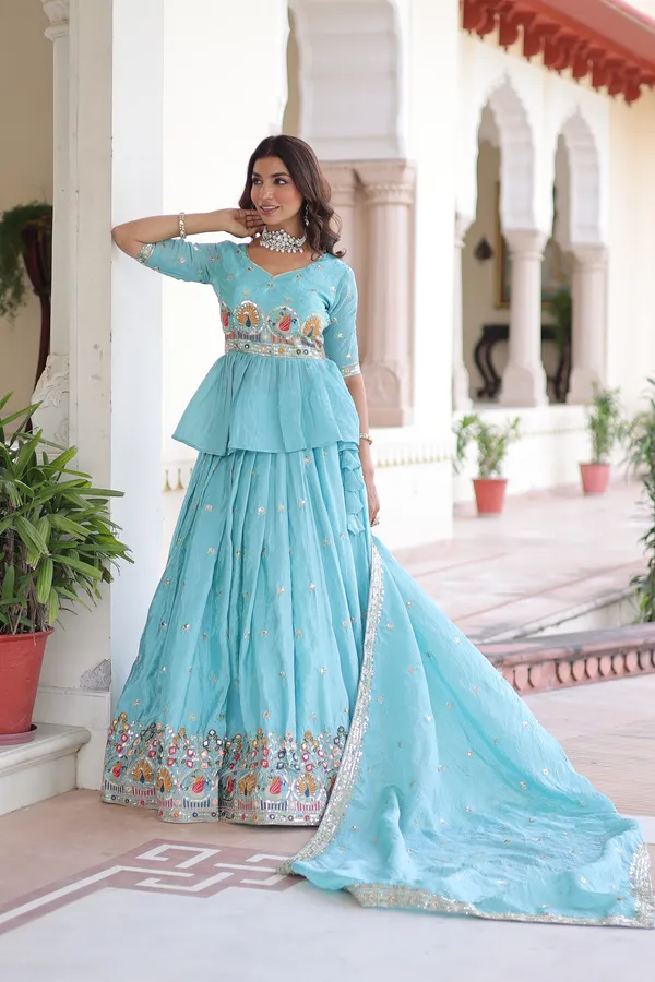 Gold_Crush_with_Multi_Thread_Embroidery_Zari_Sequins-Work