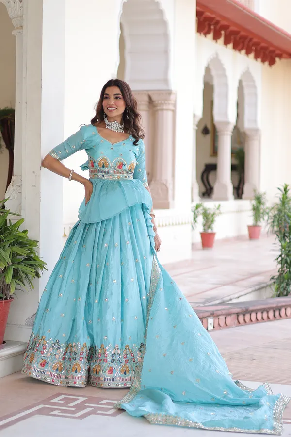 Gold_Crush_with_Multi_Thread_Embroidery_Zari_Sequins-Work