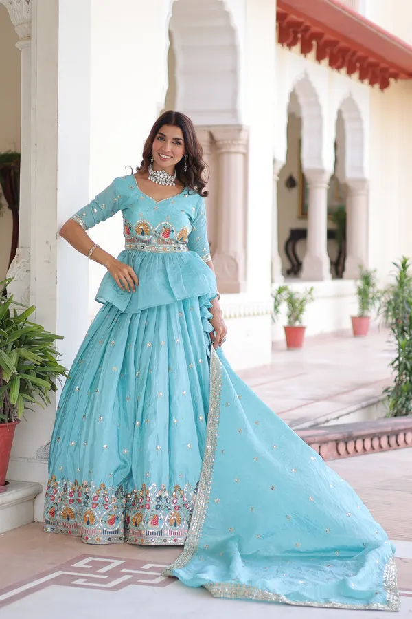 Gold_Crush_with_Multi_Thread_Embroidery_Zari_Sequins-Work