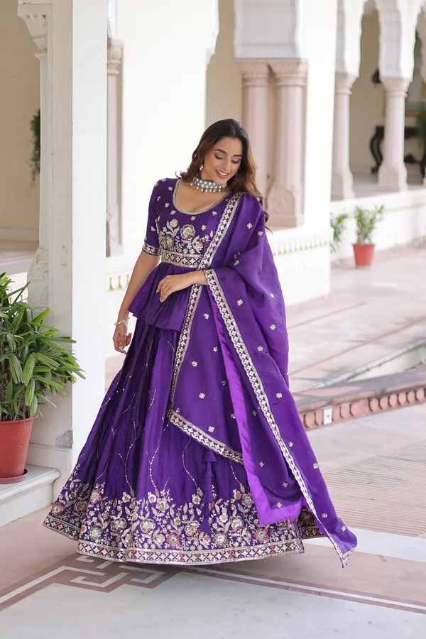 Gold_Crush_with_Multi_Thread_Embroidery_Zari_Sequins-Work