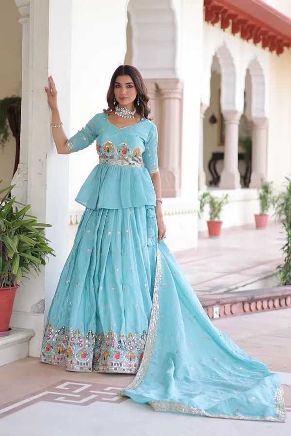 Gold_Crush_with_Multi_Thread_Embroidery_Zari_Sequins-Work