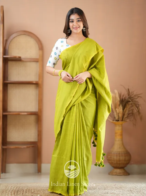 Green_Handloom_Cotton_Saree_With_Designer_Blouse