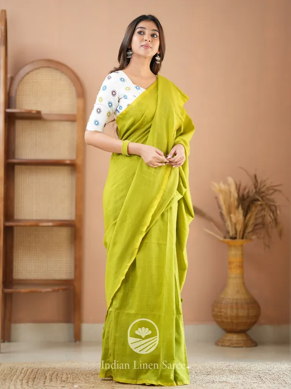 Green_Handloom_Cotton_Saree_With_Designer_Blouse