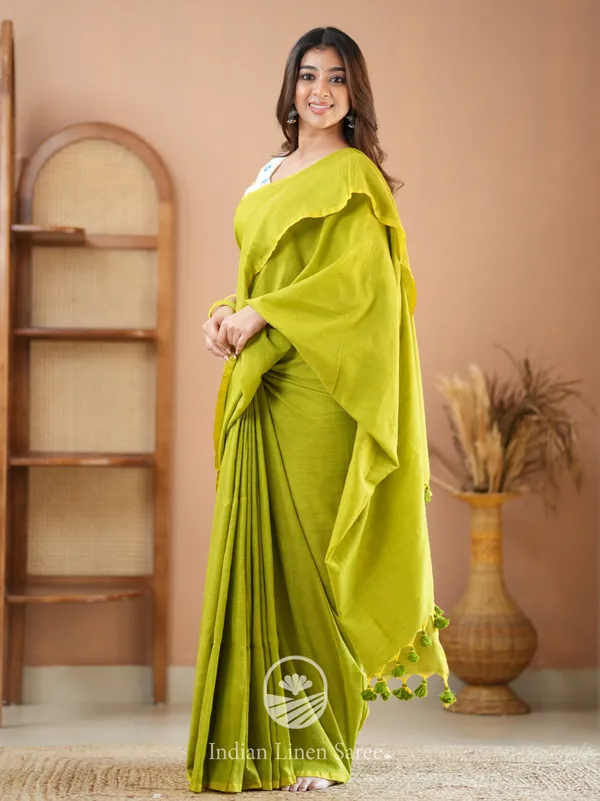 Green_Handloom_Cotton_Saree_With_Designer_Blouse