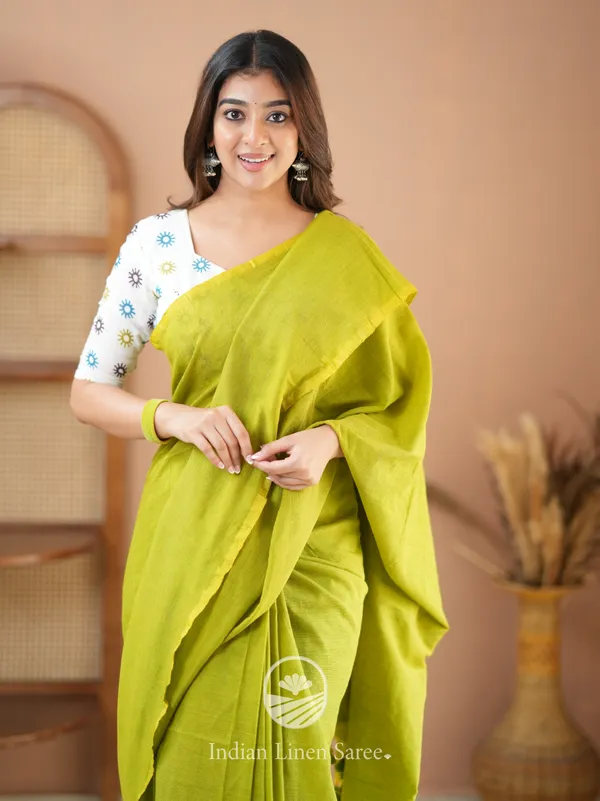 Green_Handloom_Cotton_Saree_With_Designer_Blouse