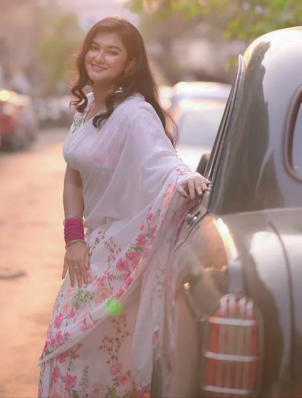 White_Colour_Linen_Saree_(With_Unstitched_Blouse_Piece)_(For_Women)