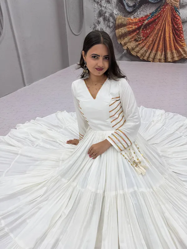 PC_590_WHITE