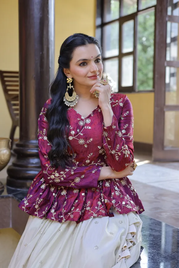 Silk_Lehenga_with_sequins,_zari_&_mirror_embellished_work,_paired_with_a_stylish_blouse._Gives_a_beautiful_flared_look_�_perfect_for_parties_&_festive_wear._Unstitched_blouse_included._?