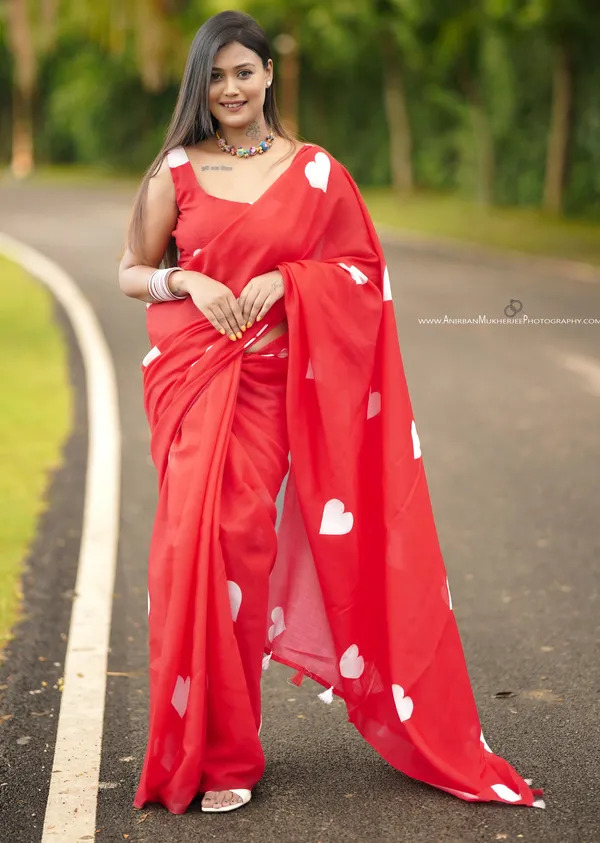 Impressive_Red_Color_Heart_Printed_Valentine_Special_Cotton_Linen_Saree_With_Scintilla_Blouse_Piece