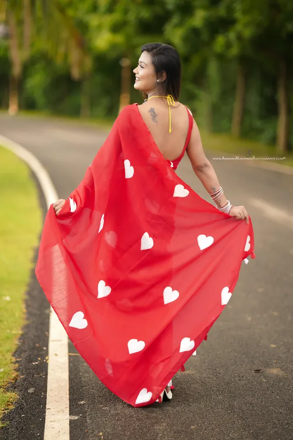 Impressive_Red_Color_Heart_Printed_Valentine_Special_Cotton_Linen_Saree_With_Scintilla_Blouse_Piece