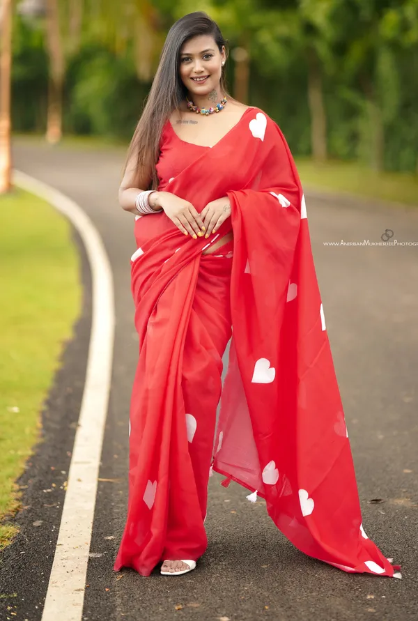 Impressive_Red_Color_Heart_Printed_Valentine_Special_Cotton_Linen_Saree_With_Scintilla_Blouse_Piece
