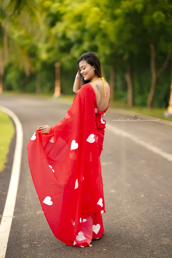 Impressive_Red_Color_Heart_Printed_Valentine_Special_Cotton_Linen_Saree_With_Scintilla_Blouse_Piece