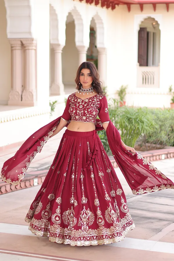 Vichitra_Silk_With_Heavy_Sequins_&_Thread_Embroidered_work