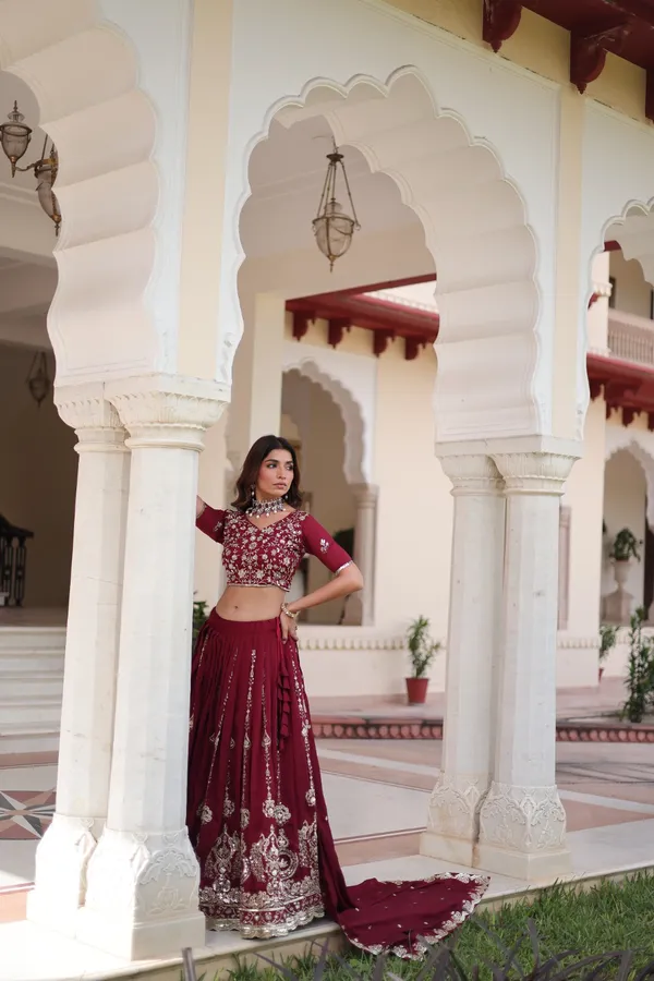Vichitra_Silk_With_Heavy_Sequins_&_Thread_Embroidered_work