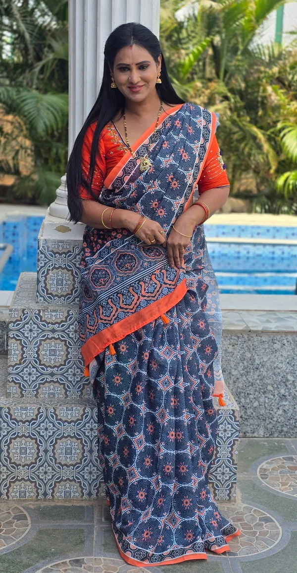 Gray_Colour_Linen_Saree_(With_Unstitched_Blouse_Piece)_(For_Women)
