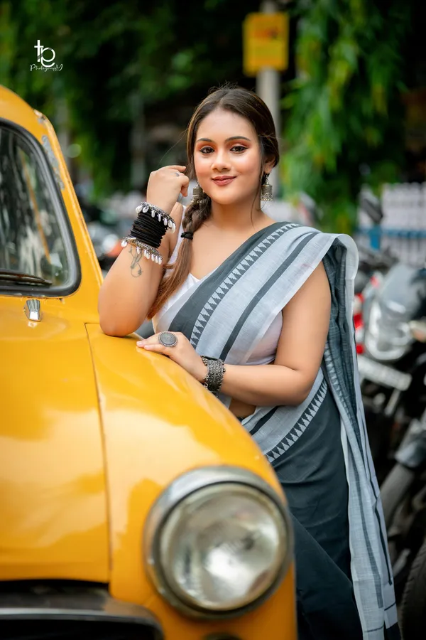 Black_Colour_Linen_Saree_(With_Unstitched_Blouse_Piece)_(For_Women)