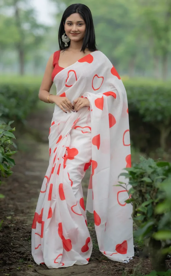 Lovely_White_Color_Heart_Printed_Valentine_Special_Cotton_Linen_Saree_With_Delightful_Blouse_Piece