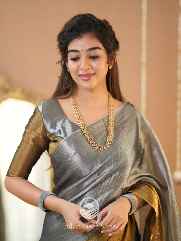 Gold_&_Silver_Handloom_Tissue_Saree_With_Designer_Blouse