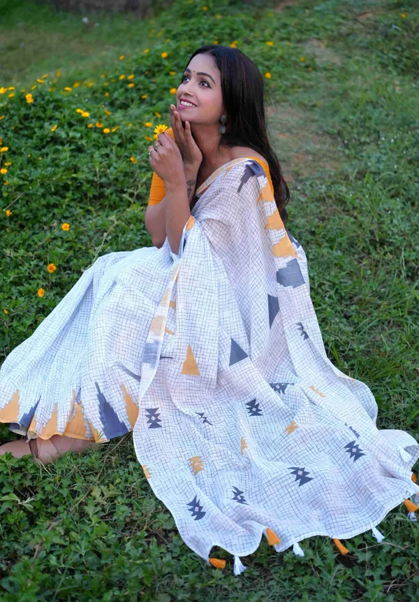 Off-white_and_yellow_Colour_Linen_Saree_(With_Unstitched_Blouse_Piece)_(For_Women)