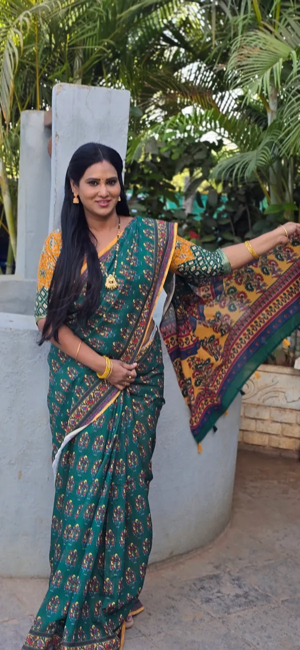 Green-Yellow_Colour_Linen_Saree_(With_Unstitched_Blouse_Piece)_(For_Women)