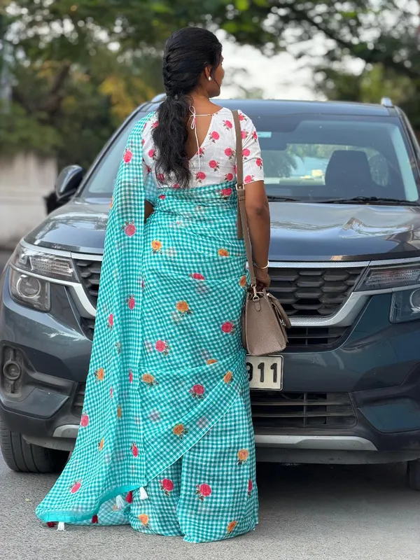 Latest_Linen_Sarees