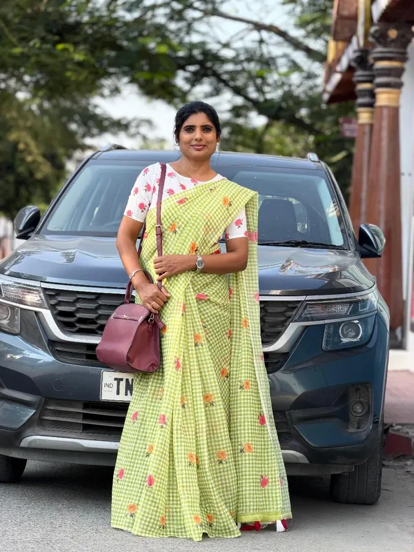 Latest_Linen_Sarees