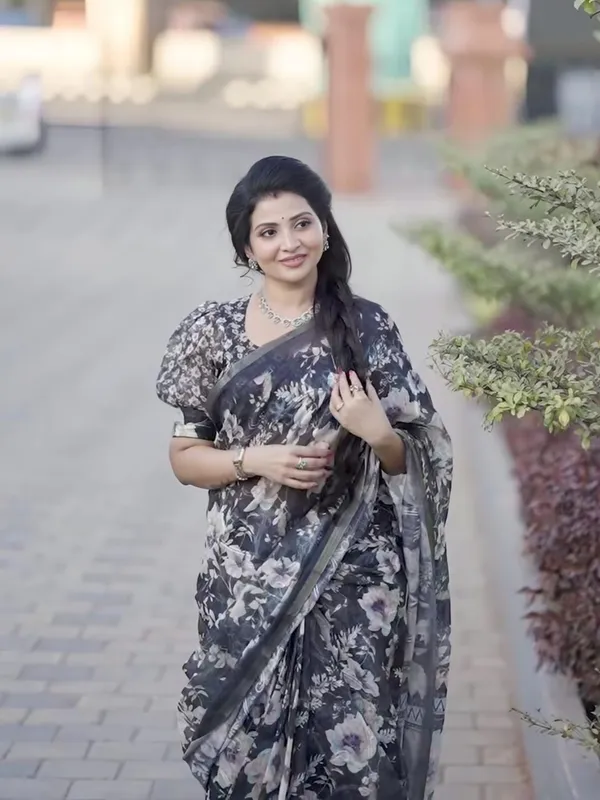 Latest_Lilen_Cotton_Gold_Jari_Border_Saree