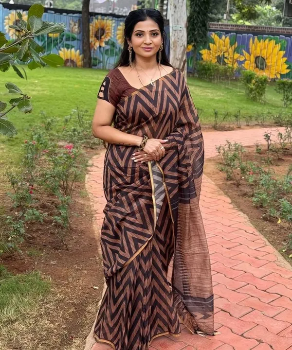 Latest_Lilen_Cotton_Gold_Jari_Border_Saree