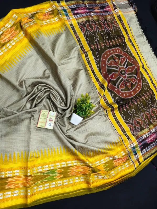 Pochampalli_Designer_Printed_And_Dolla_Silk_Fabric_Sarees