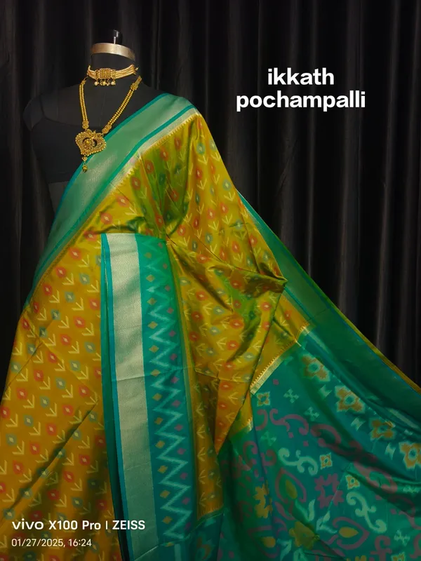 Ikkath_Pochampalli_Saree
