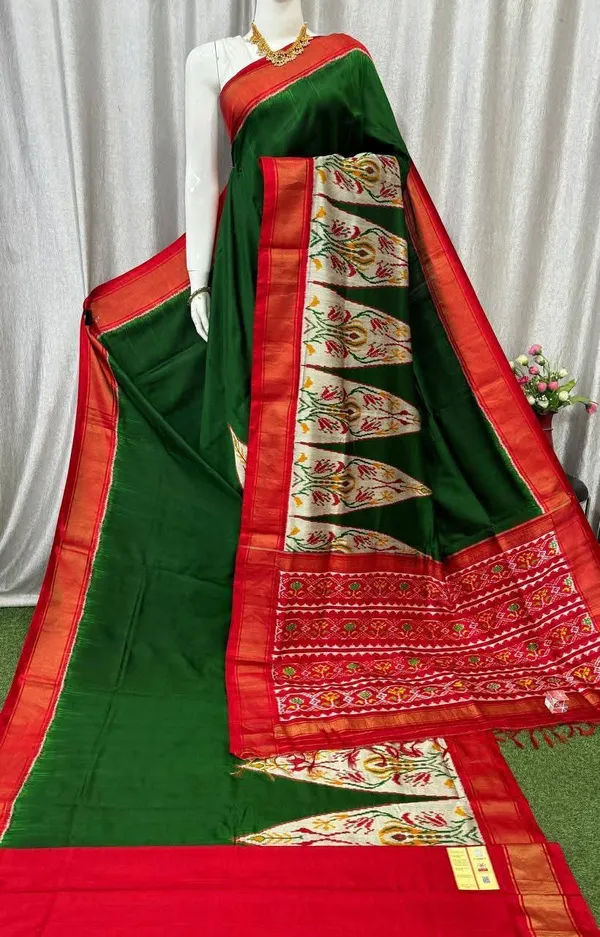 Pochampalli_Designer_And_Dolla_Silk_Saree