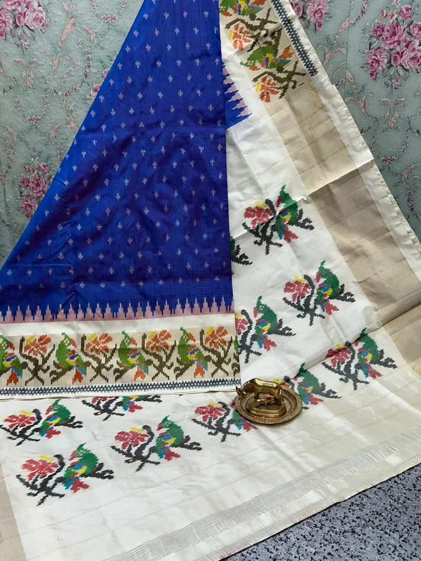 Pochampalli_Designer_And_Dolla_Silk_Fabric_Sarees