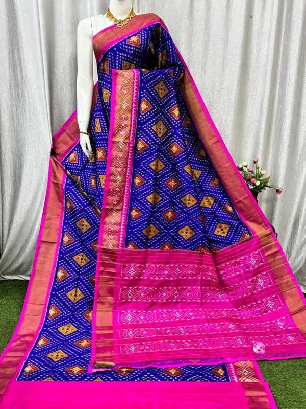 Pochampalli_Designer_And_Dolla_Silk_Fabric_Sarees