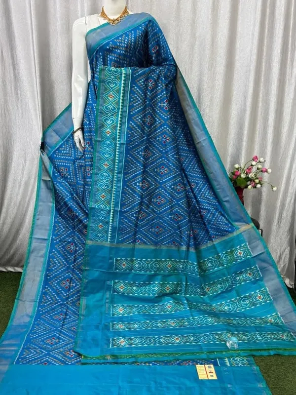 Pochampalli_Designer_And_Dolla_Silk_Fabric_Sarees