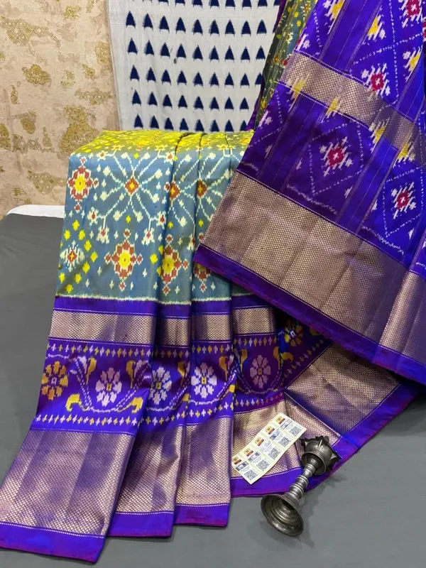 Pochampalli_Designer_And_Dolla_Silk_Fabric_Sarees