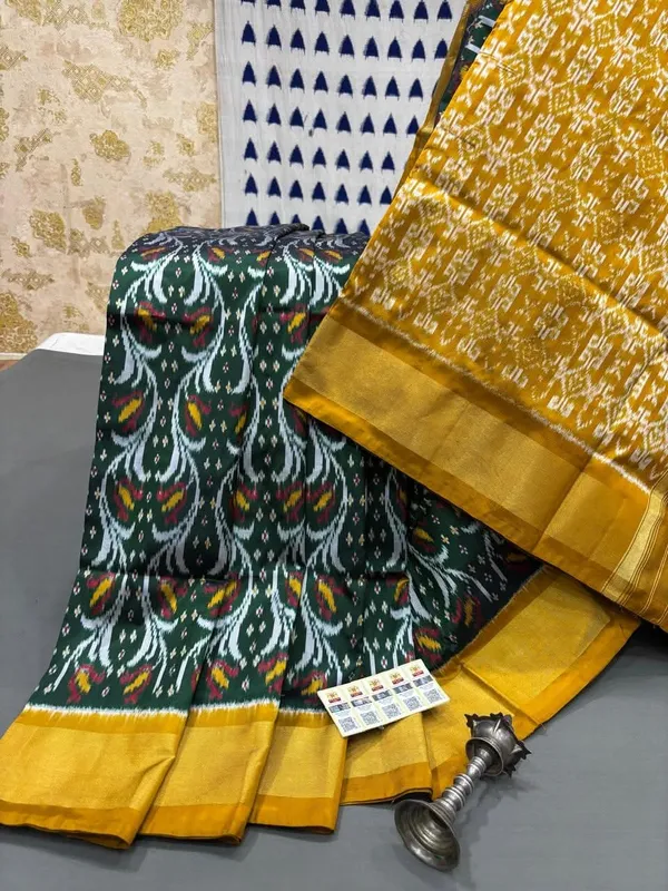 Pochampalli_Designer_And_Dolla_Silk_Fabric_Sarees