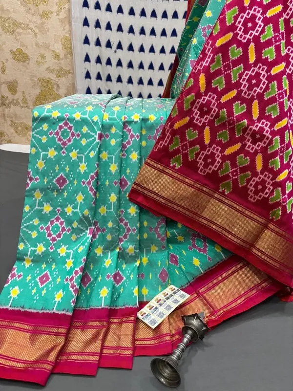 Pochampalli_Designer_And_Dolla_Silk_Fabric_Sarees