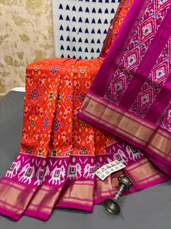 Pochampalli_Designer_And_Dolla_Silk_Fabric_Sarees